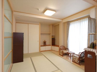 漆喰など自然素材を利用し、健康的な空間に